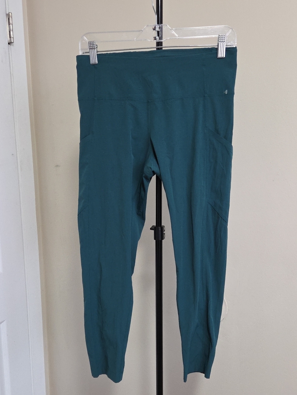 MEC Teal High-Rise Performance Leggings with Side Pockets